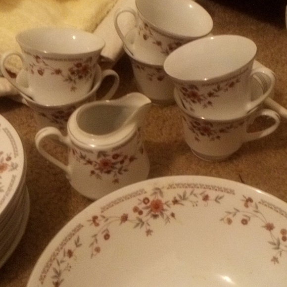 Dynasty fine china dishes 8 dinner plates 8 bowls 8 small plates 8 saucers 6 cup - Picture 8 of 10